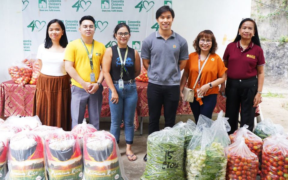 Eton Properties President and CEO Kyle C. Tan leads the turnover of rice and vegetable donations to the Concordia Children’s Services, Inc. together with Eton Properties and Tan Yan Kee Foundation, Inc.