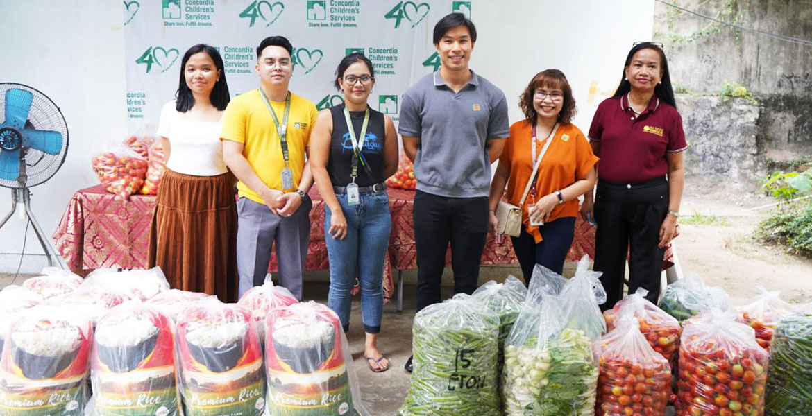 Eton Properties President and CEO Kyle C. Tan leads the turnover of rice and vegetable donations to the Concordia Children’s Services, Inc. together with Eton Properties and Tan Yan Kee Foundation, Inc.